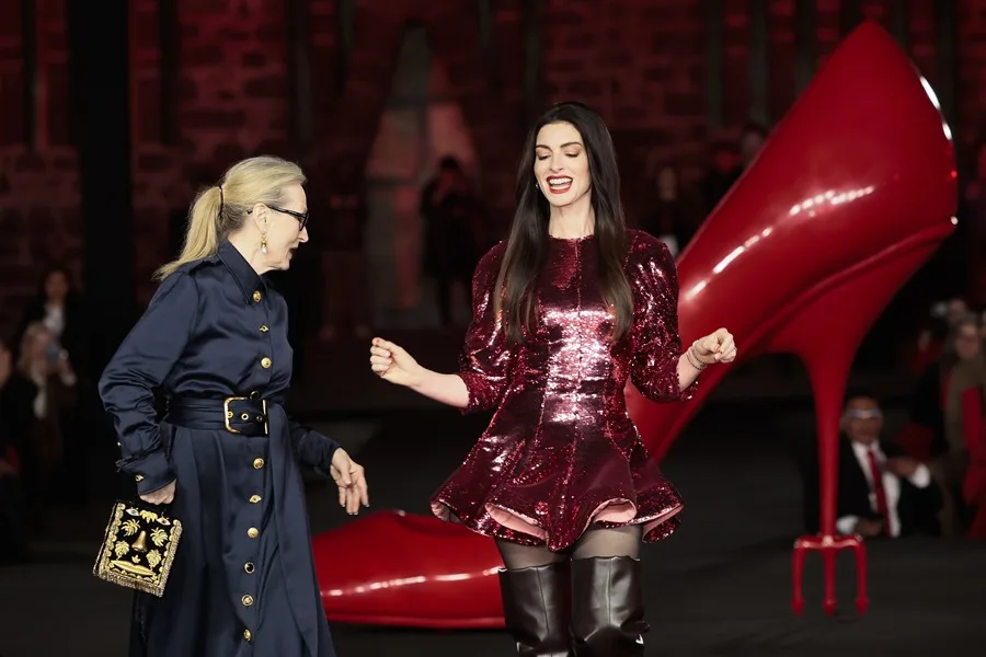 Meryl Streep y Anne Hathaway brillan en la pasarela por el estreno de ‘El diablo viste a la Moda 2’ en México