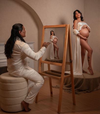 Omega El Fuerte anunciando la llegada de su nueva hija.