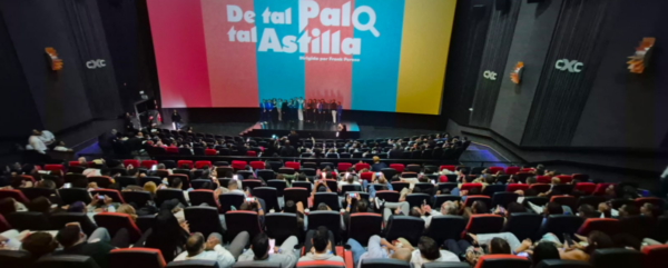 Panorámica de la premier De tal Palo. Foto de JRSOSA-cine.jpg