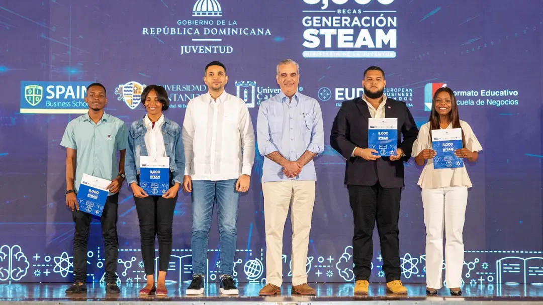 Gobierno beneficia a 8 mil jóvenes con becas STEAM para carreras en ciencia, ingenierías, artes y tecnología