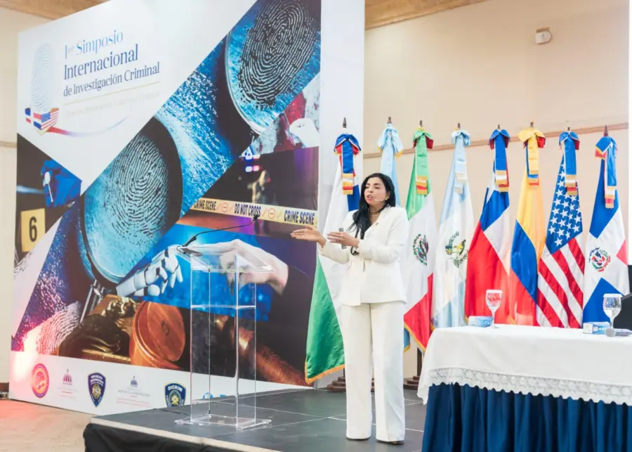 Yeni Berenice Reynoso,