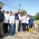 Abinader visita zonas impactadas por inundaciones en Gaspar Hernández y ordena compensaciones para afectados