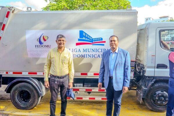 camiones. LMD, Santo Domingo Oeste