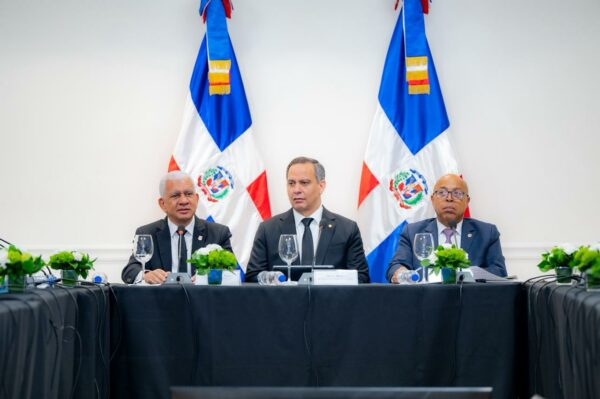 Ricardo de los Santos, Henry Molina y Alfredo Pacheco.