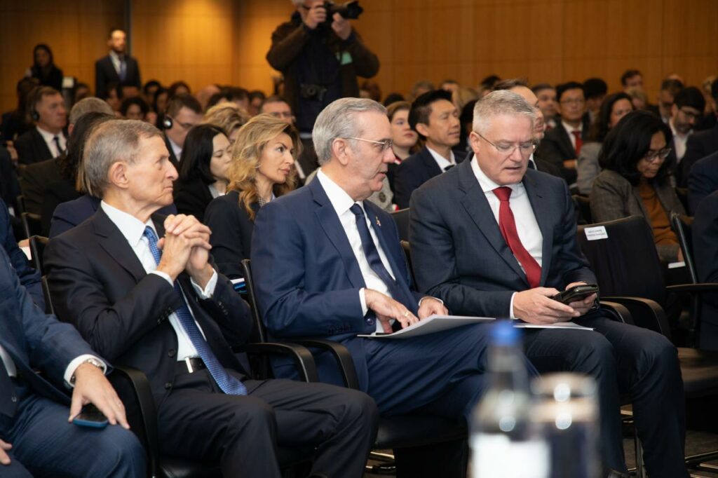 Abinader-Perís-Cumbre