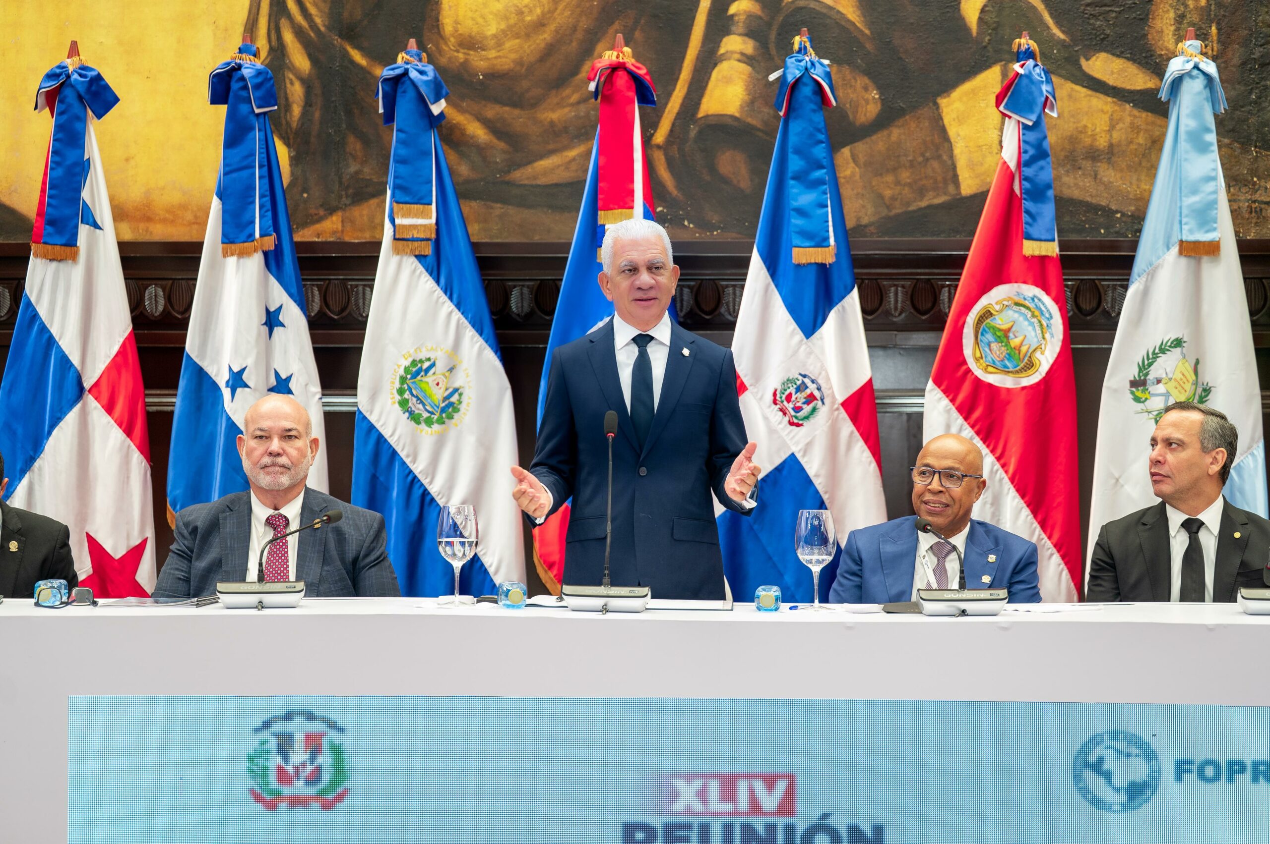 Presidente Senado aboga unidad de parlamentos ante desafíos globales