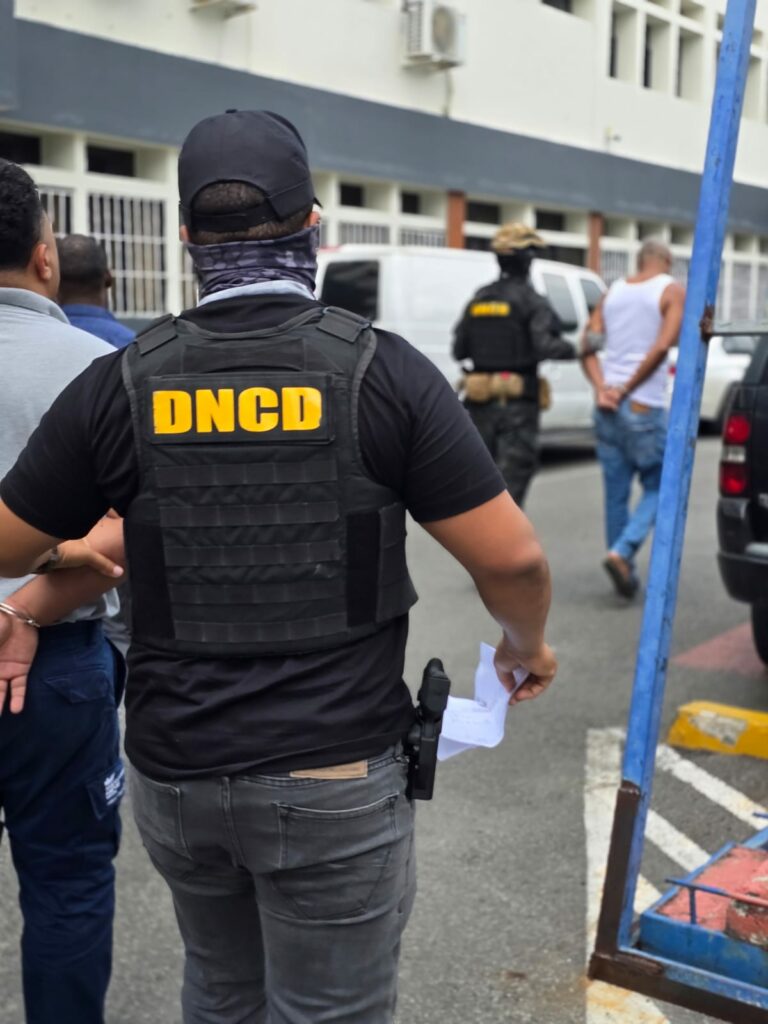 Cae red narco en el AILA: empleados y exempleados ligados a 180 paquetes de cocaína