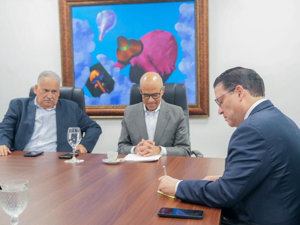 Sanz Lovatón encabeza reunión con sector de provisiones para garantizar suministro