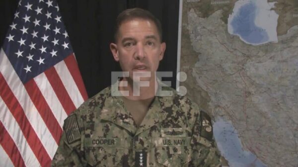 almirante Brad Cooper