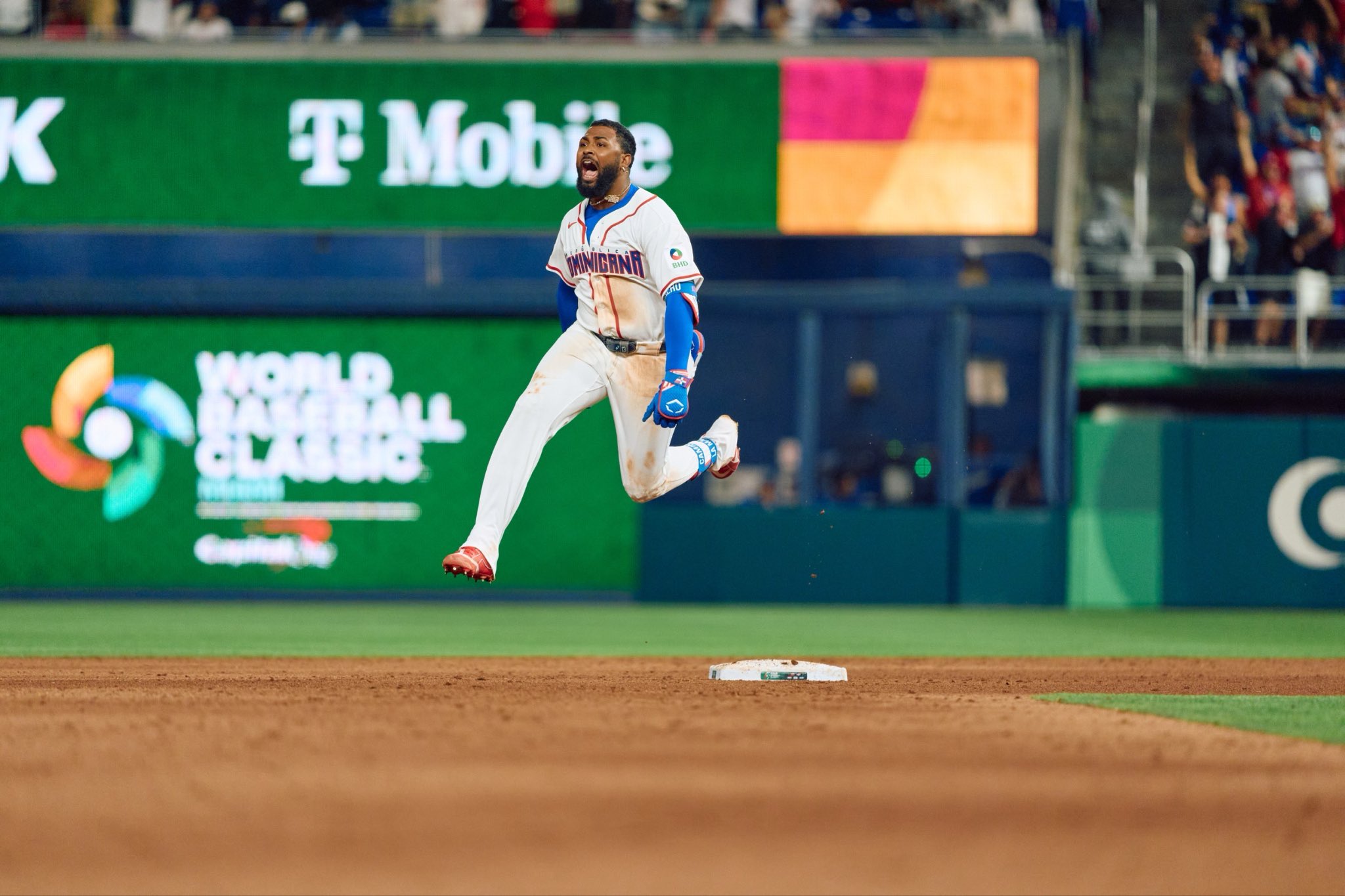 Jonrones de Caminero, Rodríguez y Cruz facilitan victoria de RD sobre Nicaragua en inico del Clásico Mundial de Béisbol