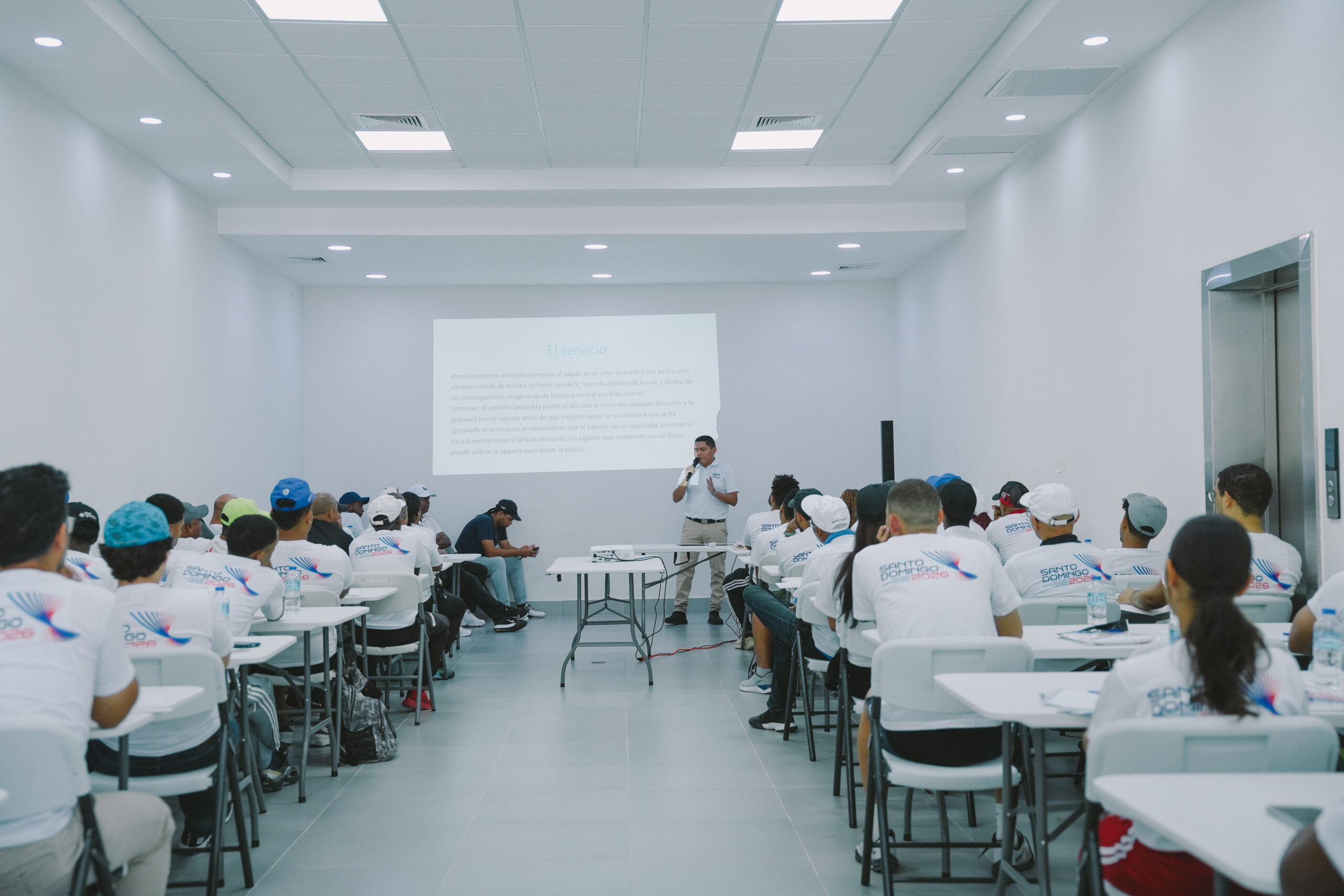 Comité Organizador Inicia curso para jueces de tenis