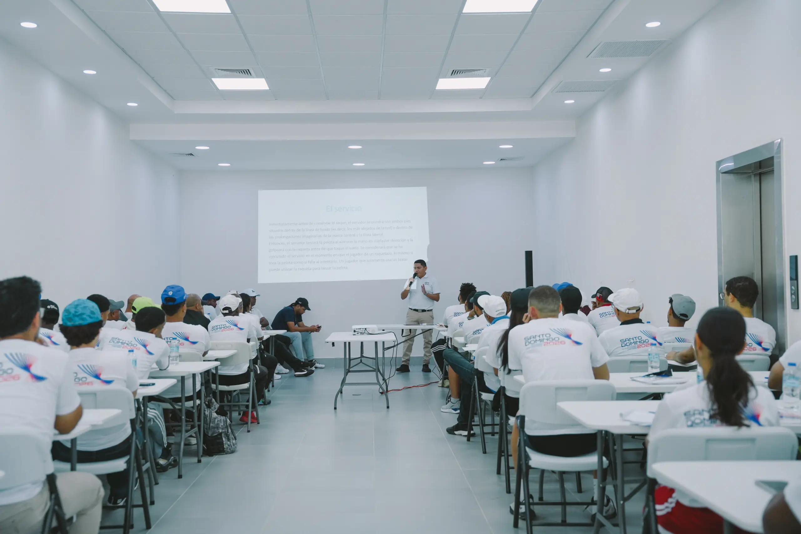 Comité Organizador Inicia curso para jueces de tenis