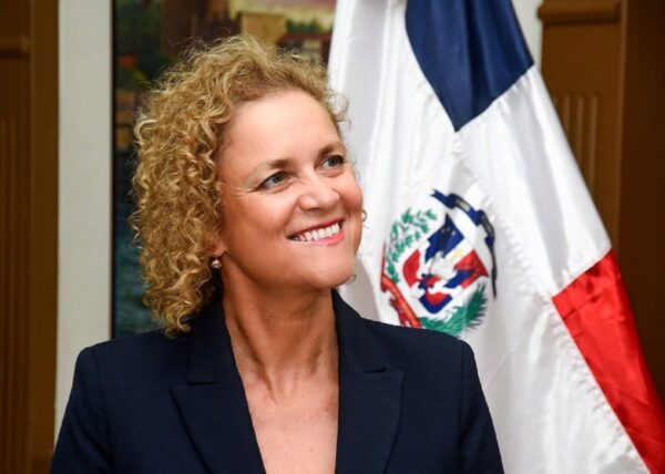 eMBAJADORA DE ARGENTINA EN RD. 1