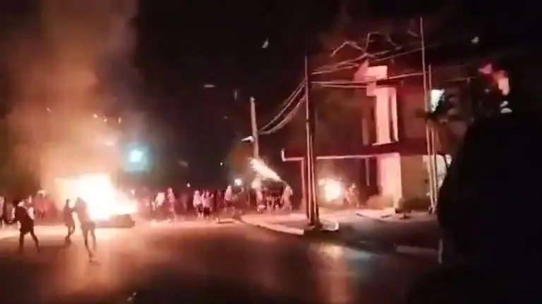 Al menos cinco detenidos tras disturbios y ataque a sede del PCC durante protesta en Morón, Cuba