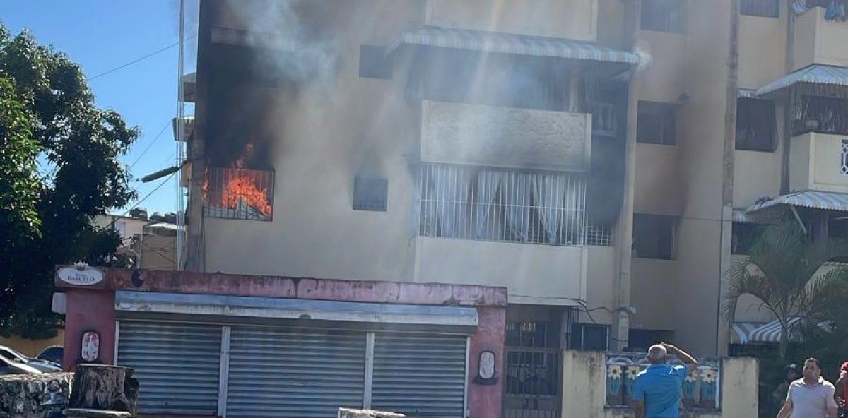 Hallan cadáver de mujer calcinado en su vivienda; investigan si su pareja la mató antes de incendiarla