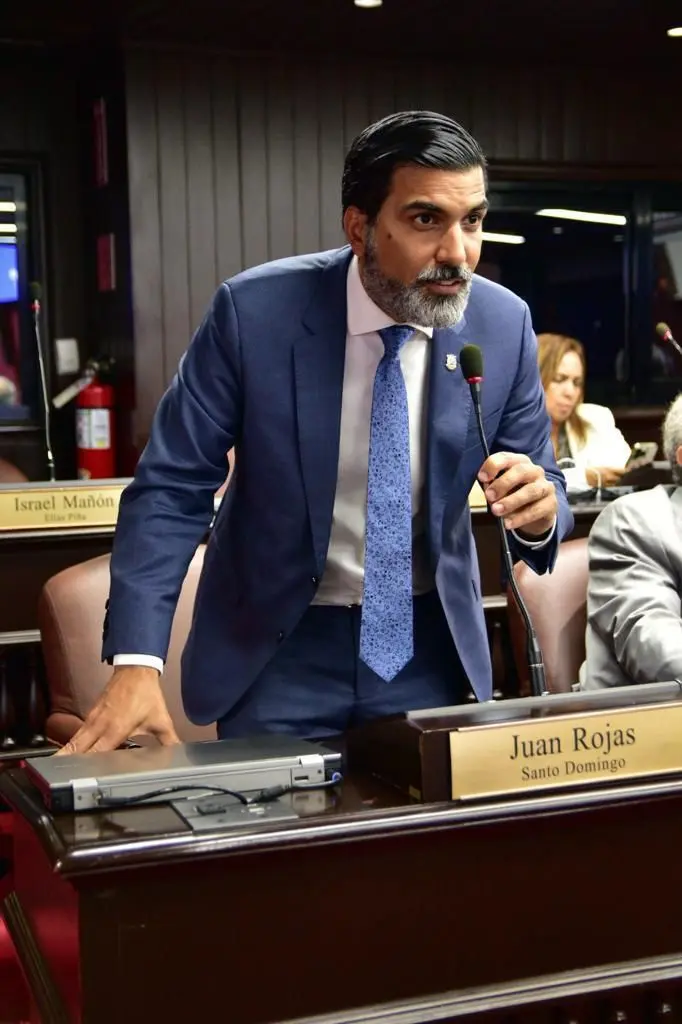Diputado Juan José Rojas reintroduce proyecto para crear Ministerio de la Familia