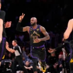 Doncic anota 27 puntos, LeBron 21 y los Lakers remontan ante los Pelicans