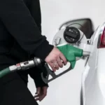 Pakistán aplica una subida histórica del 20 % en el combustible ante crisis de suministro