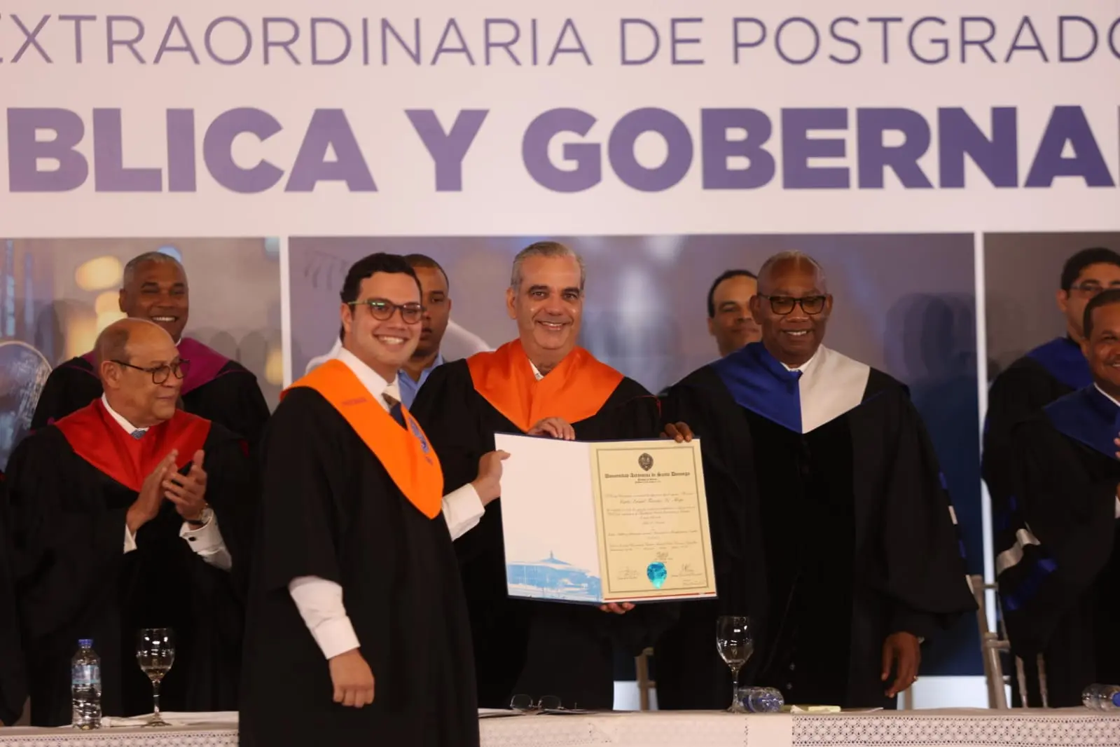 Abinader encabeza graduación de 199 servidores públicos en primera Maestría en Gestión Pública y Gobernanza
