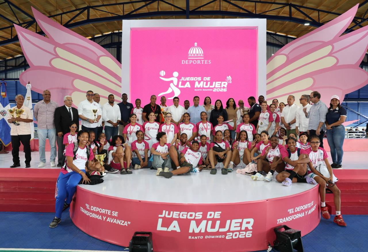 Ministro Kelvin Cruz clausura con éxito los rescatados Juegos de la Mujer 2026