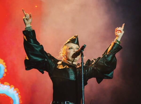 La  carismática cantante Shirley Manson, vocalista de la famosa banda de rock Garbage.