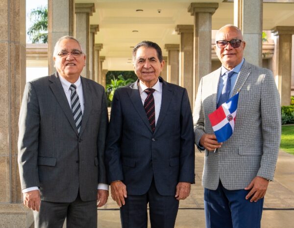 Hugo Montoya, Milciades Franjul y el pastor Julio Morales.