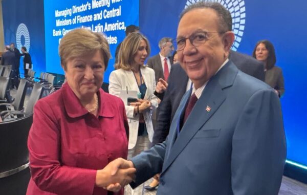Valdez Albizu y  Magín Díaz participaron en una reunión con  Kristalina Georgieva del FMI.