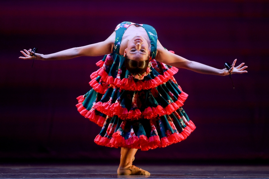 Danza Mundial brilla en el Teatro Nacional