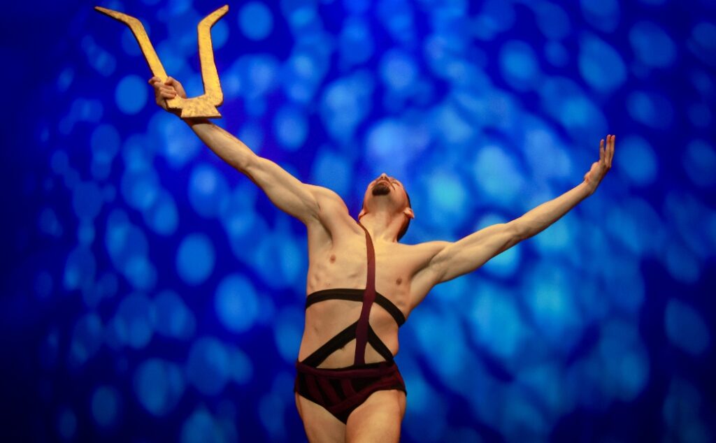 Danza Mundial brilla en el Teatro Nacional