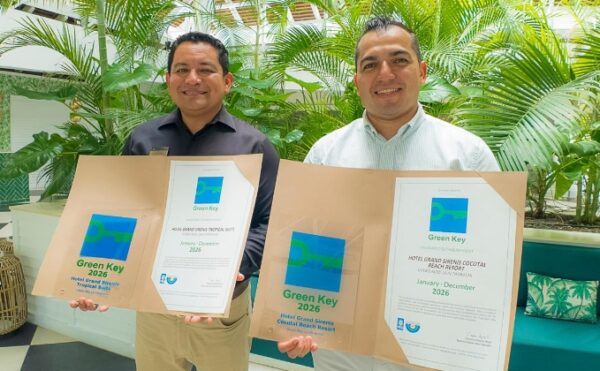 Fernando Tzec, director residente, y Carlos Batani.