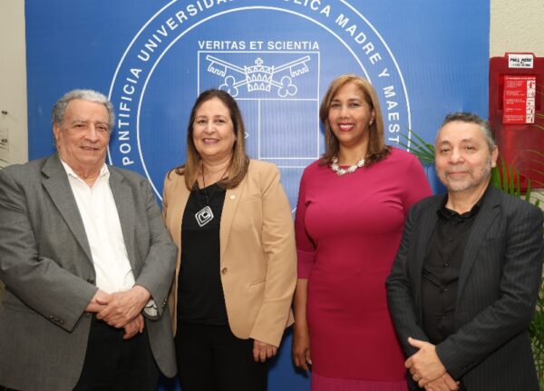 Radhamés Mejía, Virginia Flores, Ana Bélgica Güichardo y Félix Manuel Lora.