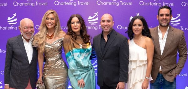 Jochy Santos, Georgina Duluc, Ada Fernández, Irving Alberti, Ana Martínez y Albert Mena.