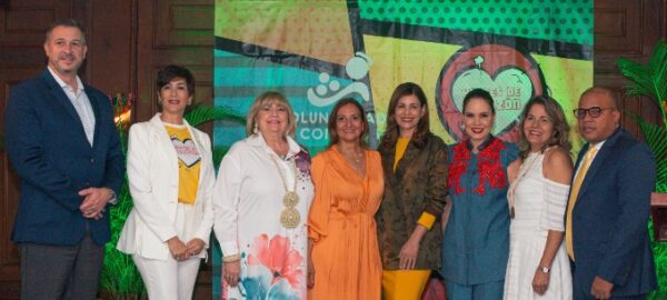 Adrián Vieto, Tuty Almonte, Julia de Herrera, Xenia Gell, Yanina Estévez, Brenda Sánchez, Cecilia de Espejo y Sócrates Lora.