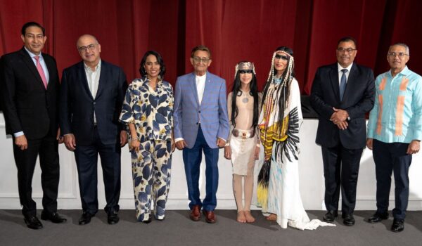 Iván Gatón, Héctor José Rizek, Lilian Carrasco, Cristian Martínez Villanueva, Néfer Galaxia, Nileny Dipton, Mélido Idelfonso Medina y Néstor Estévez.