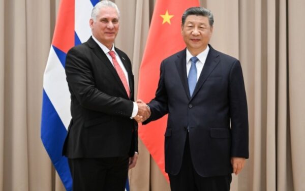 Los presidentes de China y Cuba, Xi y Miguel Díaz-Canel