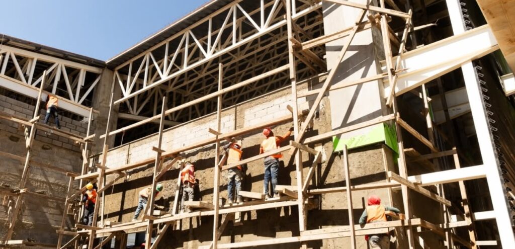 Luis Abinader está complacido con avance de obras para Santo Domingo 2026