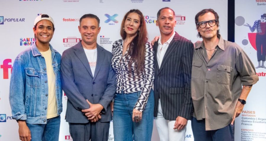 Parte de los organizadores del  Festival Internacional de las Artes Escénicas.