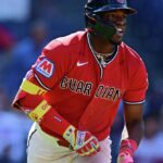 Ángel Martínez batea jonrón con bases llenas