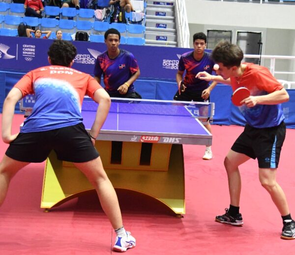 Aspecto del partido por presea de oro, en dobles masculino.