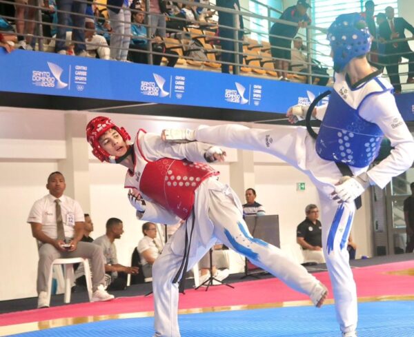 Acción de uno de los combates celebrados ayer.