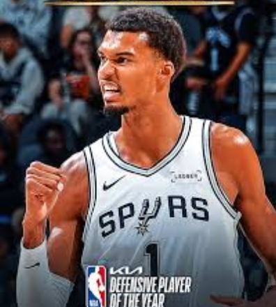 Victor Wembayanyama, lideró la ofensiva de los Spurs.