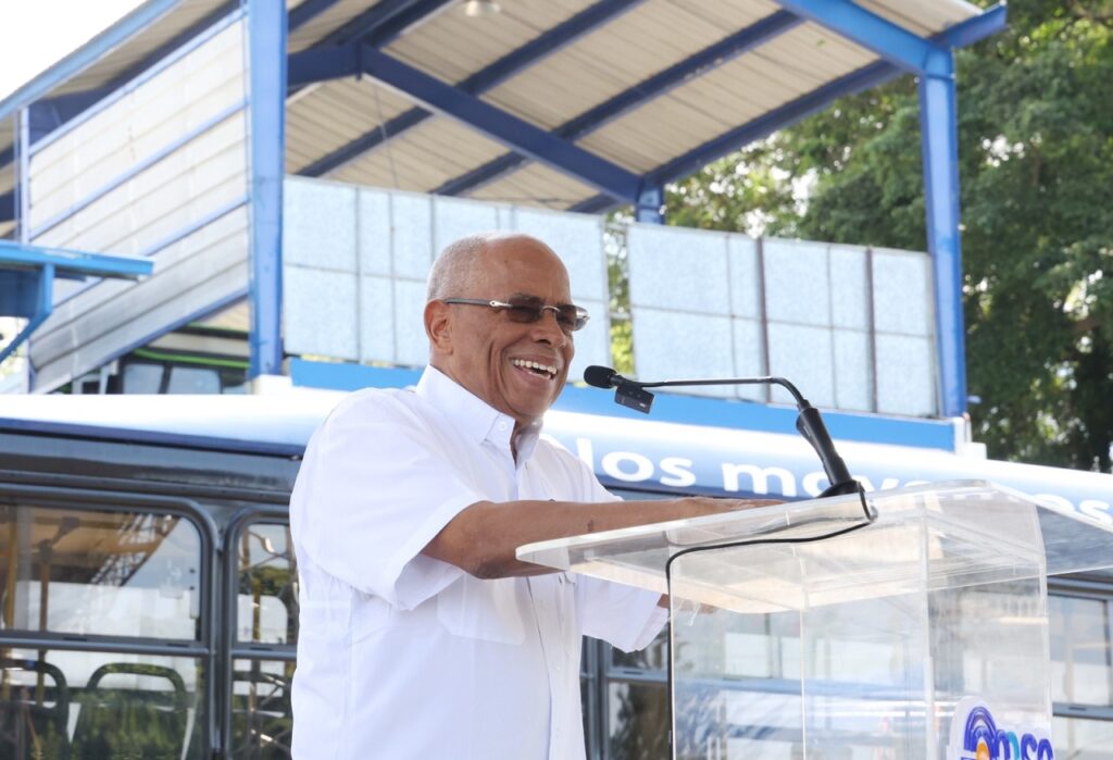 Onéximo González, vicepresidente de la OMSA, informó que este corredor de la 27 de Febrero será gratuito por 15 días.