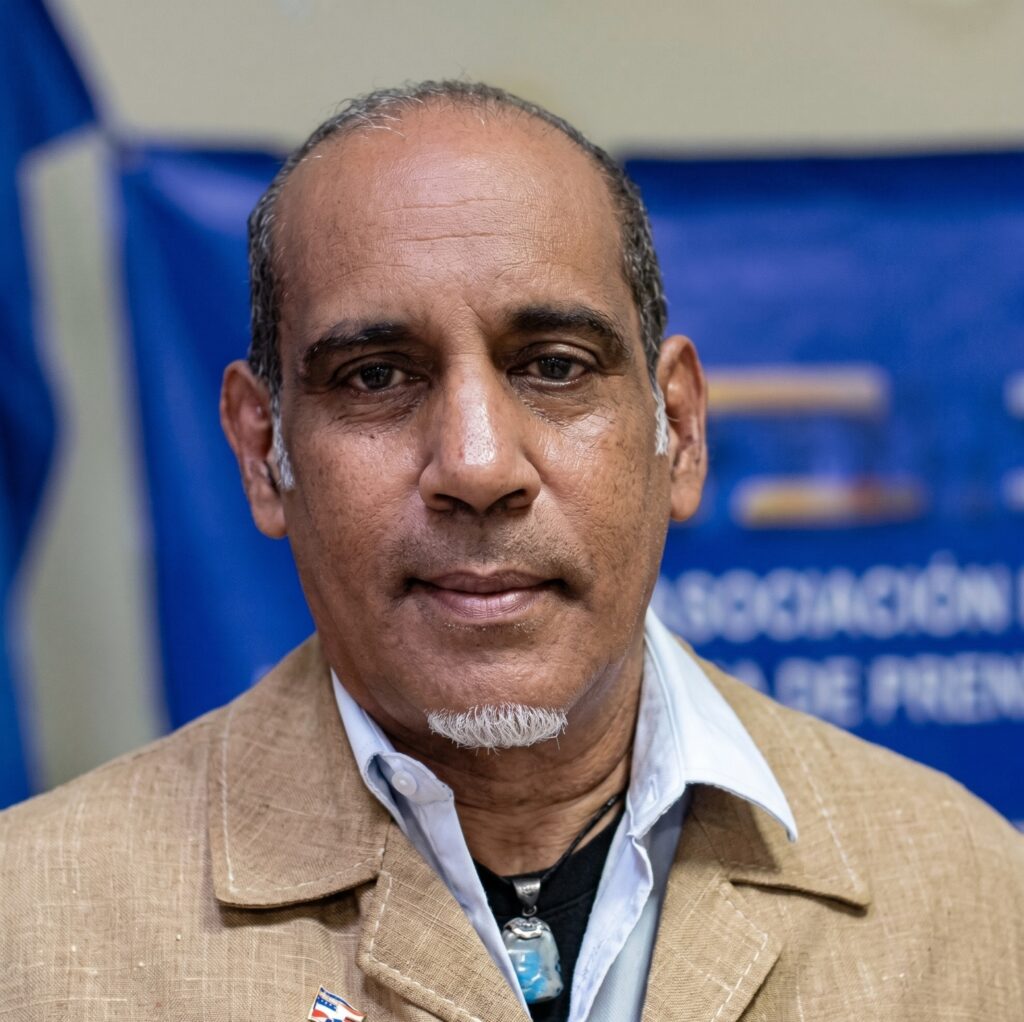 Tony Espaillat: una vida entre formas, intuición y lenguaje visual propio