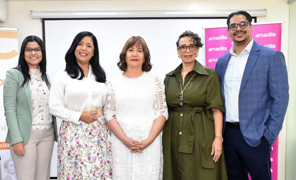 Yendi Vilorio, Rosario Almánzar, Yanet Toribio, Alexandra Híchez y Erick Féliz.