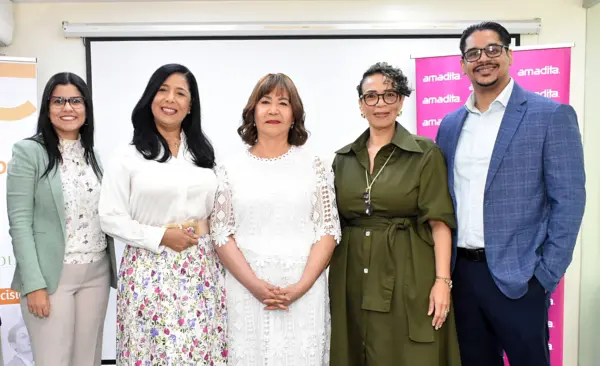 Yendi Vilorio, Rosario Almánzar, Yanet Toribio, Alexandra Híchez y Erick Féliz.