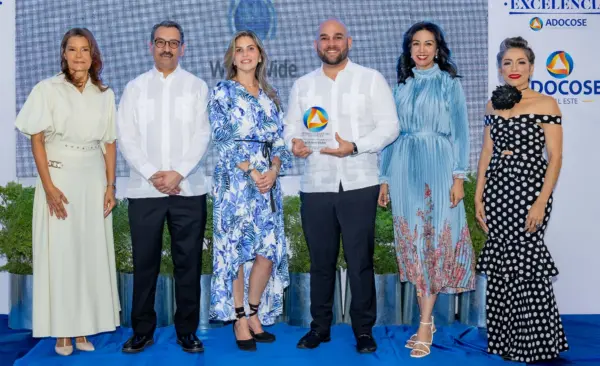 Raysa Contreras, Luis Galván, Linda Zavarce, Yamel Atieh, Andrea Pérez y Jazmín Cava.