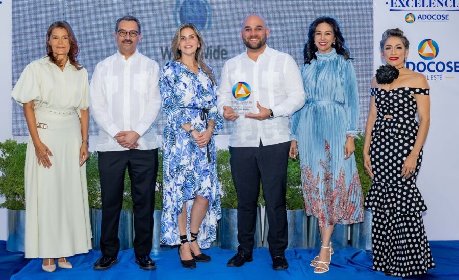 Raysa Contreras, Luis Galván, Linda Zavarce, Yamel Atieh, Andrea Pérez y Jazmín Cava.