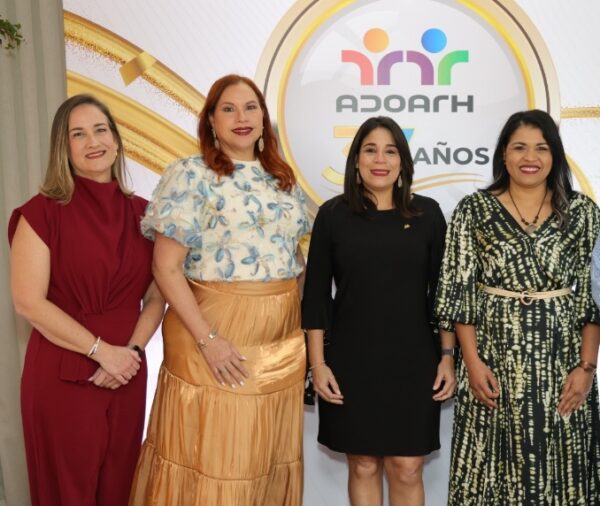 Susana Díaz, Evelyn Méndez de Ortega, Jenny González y  Lissette Pérez.