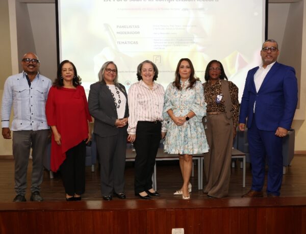 Representantes de la entidad durante el encuentro.