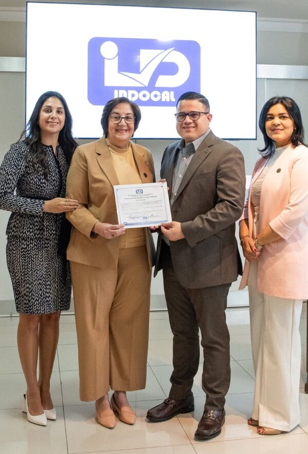 Loret Domínguez Michelén, Arabella Michelén, Néstor Matos y Nairovis Vásquez.